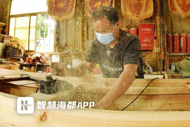“驶过”七百多年闽江河畔的“方庄”龙舟这样造(图3)