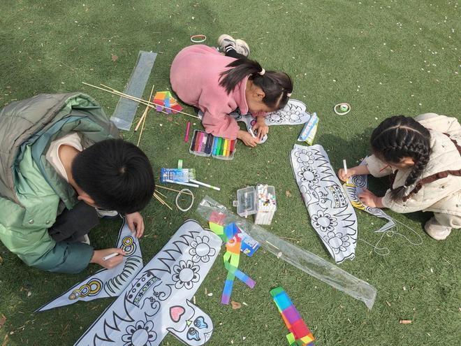 跟着古诗词“游”清明(图1)