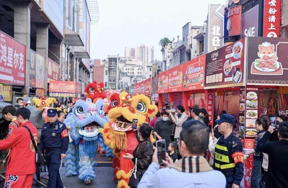 @荔湾街坊2025荔湾工作重点来了！涉及你的“衣食住行”｜聚“荔”新发展⑱(图3)