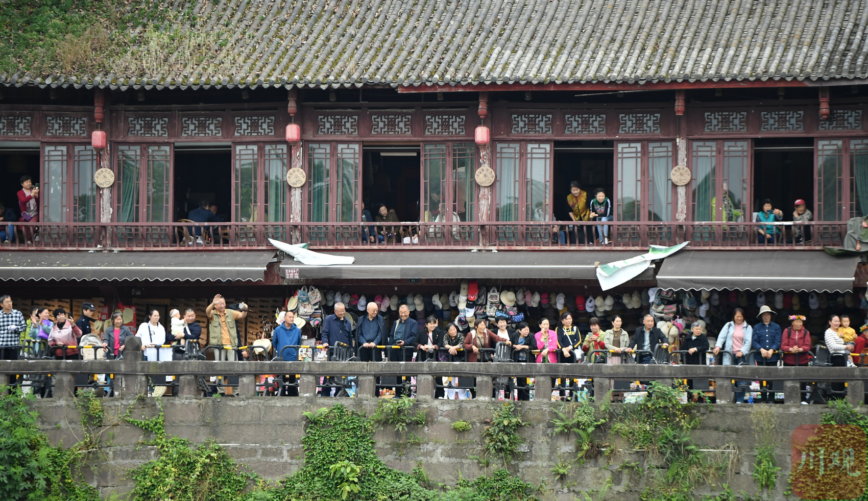 C视觉丨四川成都：700名选手齐聚古镇竞渡(图2)