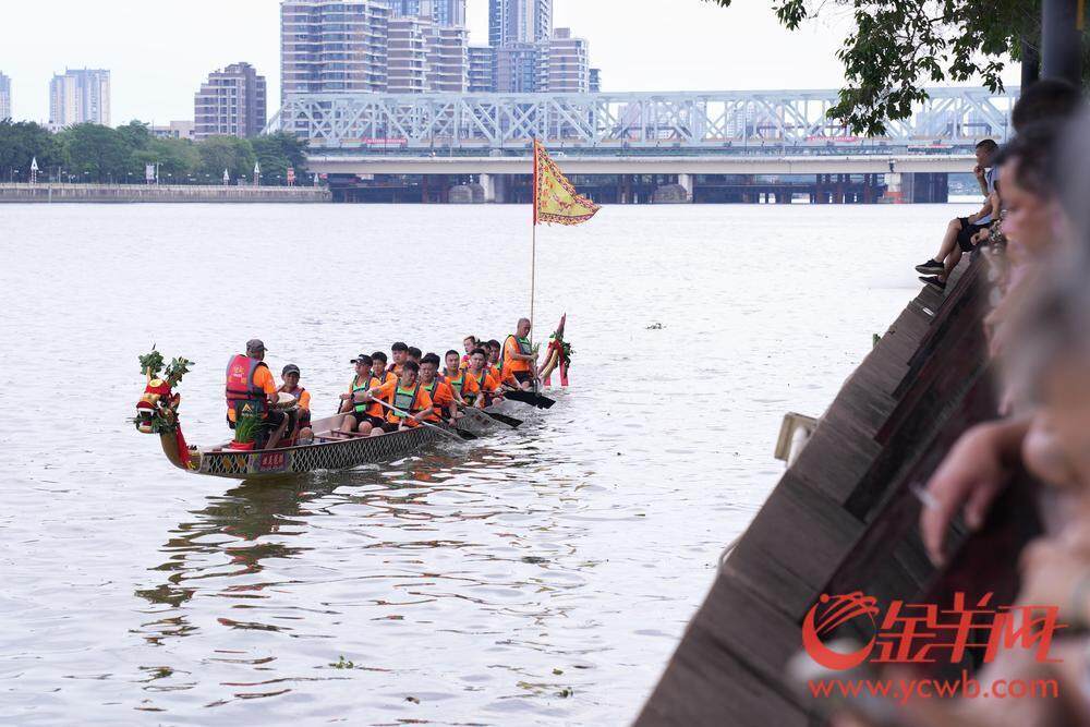 视频+图集｜“双桥烟雨”龙船鼓响坦尾“新龙”显威风(图9)