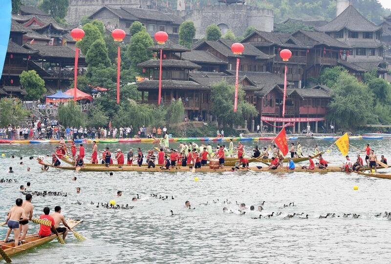 燃爆渤海湾！京津冀七城龙舟赛这速度这激情绝了！(图1)
