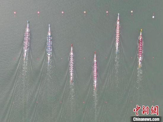 2025“庐山杯”长江经济带龙舟邀请赛在江西九江开赛(图1)
