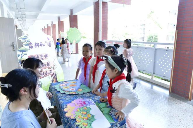 剥毛豆、购物、摇骰、探险闯关这是鼓楼娃的期末无“笔”精彩(图23)