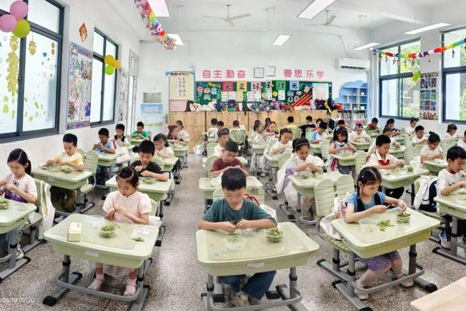 剥毛豆、购物、摇骰、探险闯关这是鼓楼娃的期末无“笔”精彩(图39)