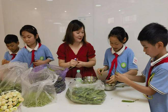 剥毛豆、购物、摇骰、探险闯关这是鼓楼娃的期末无“笔”精彩(图50)