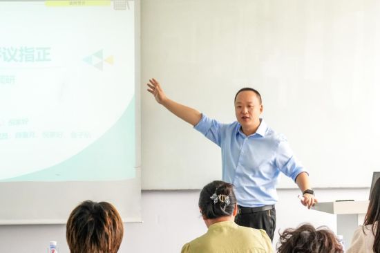 湖上赛龙舟 写字楼跑数据 -----西安欧亚学院这门创意课打开建筑之外的创造力(图12)