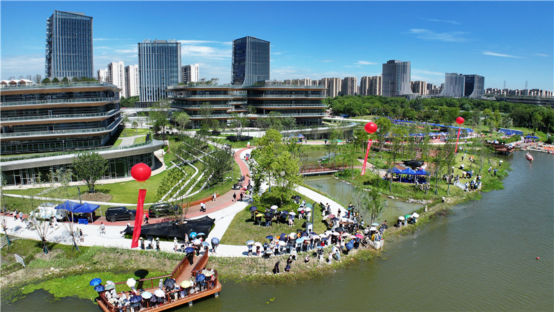 2025年芜湖鸠江区第三届龙舟赛暨龙虾美食季燃情启幕(图1)