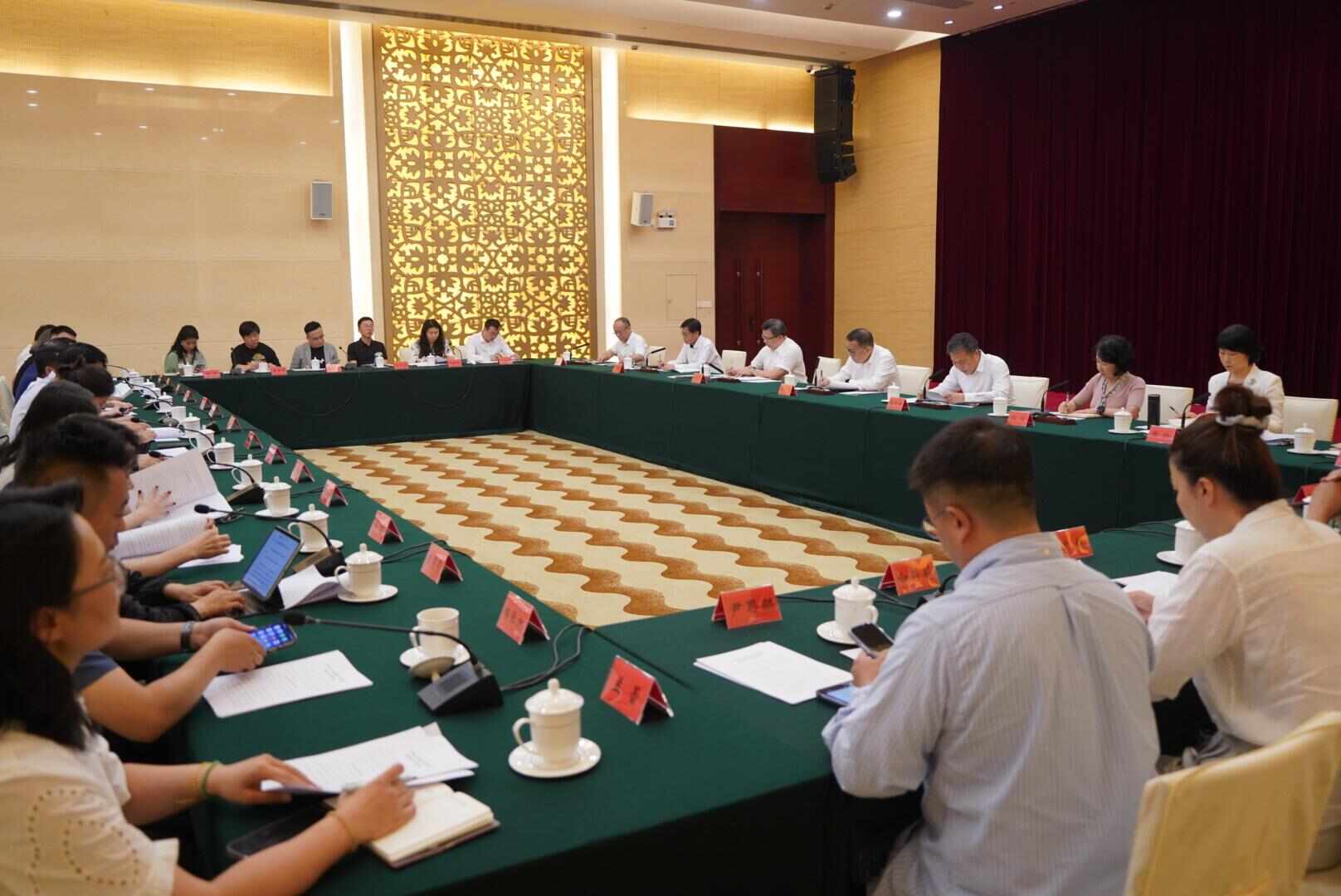 真金白银五大方向！广东邀请全国电影企业合作 广东影视政策推进落实座谈会(图2)