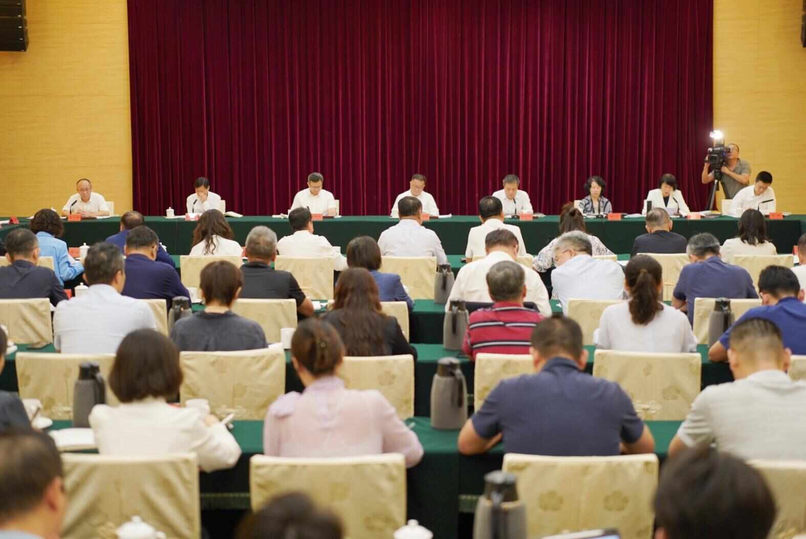 真金白银五大方向！广东邀请全国电影企业合作 广东影视政策推进落实座谈会(图1)