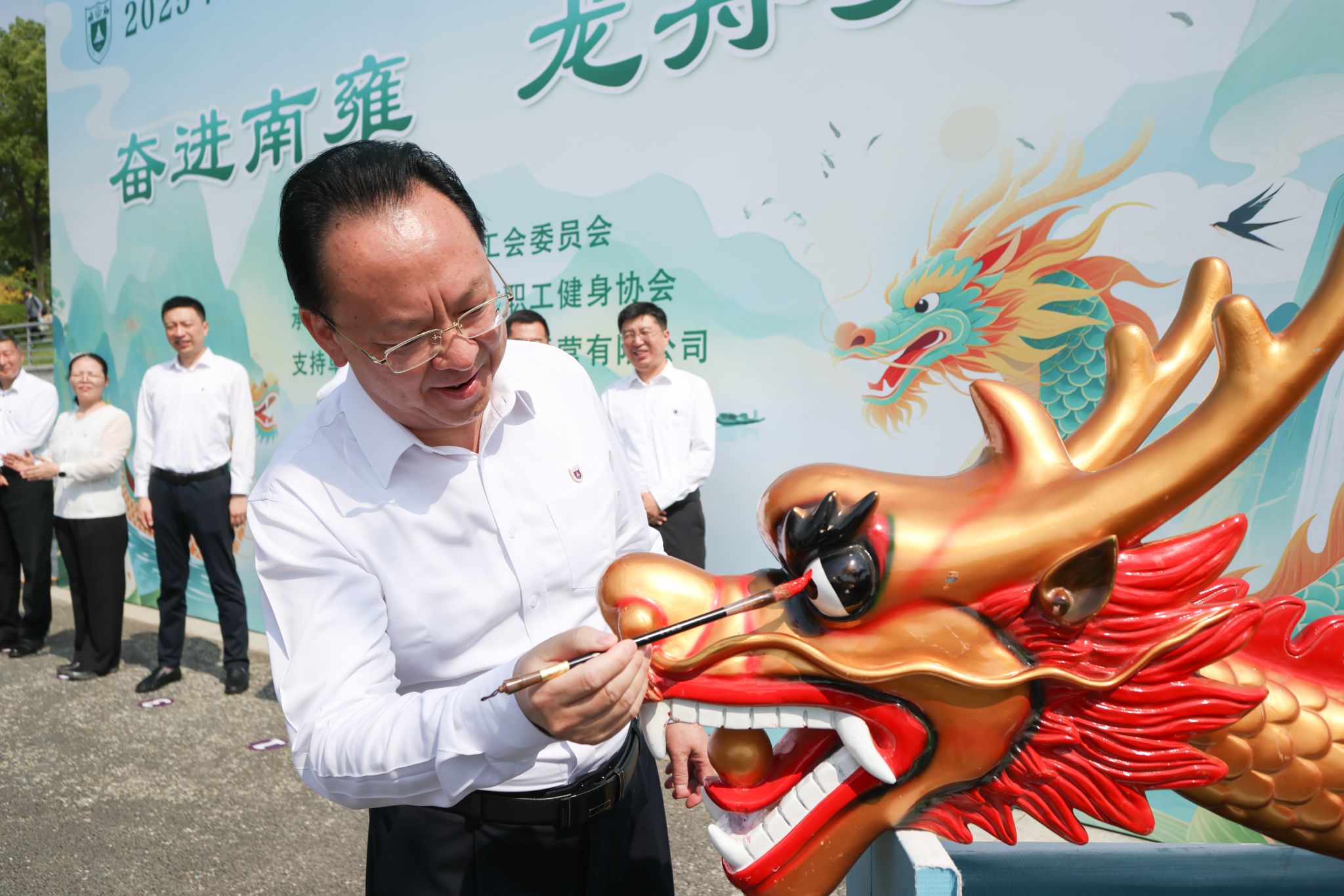 十五运会群众比赛龙舟项目决赛广东代表队再夺两金(图1)