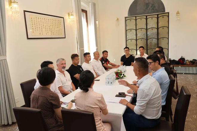 龙舟为媒 文化为桥——拜访总领馆共促文化交流 侨团齐心协力推动龙舟赛事(图2)