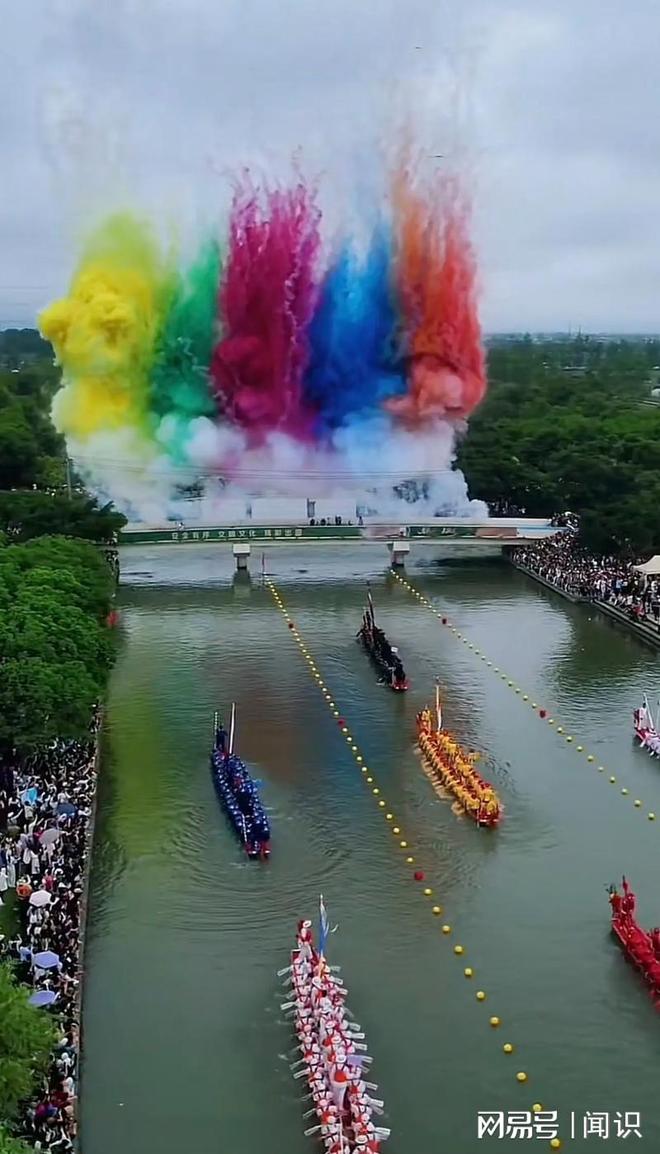 猎德村“洋人扒龙舟”后续：大摆龙舟宴记入族谱三千万买新船(图3)