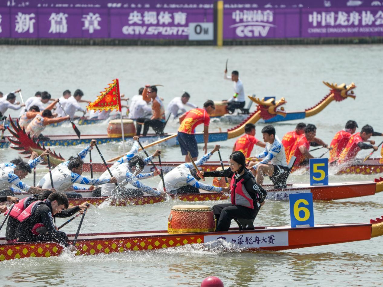 鼓声擂动！杭州钱塘区临江街道第四届全民运动会暨水上龙舟赛扬帆！(图1)
