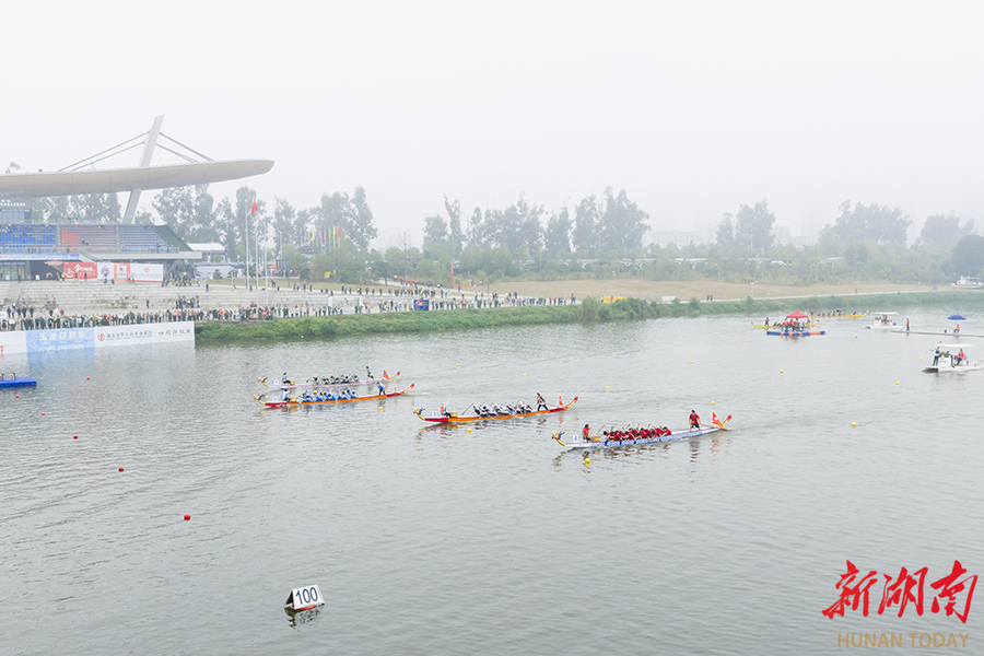 第13届中国大学生龙舟锦标赛汨罗开赛