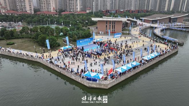 2025蚌埠国际龙舟赛今日挥桨开赛(图2)