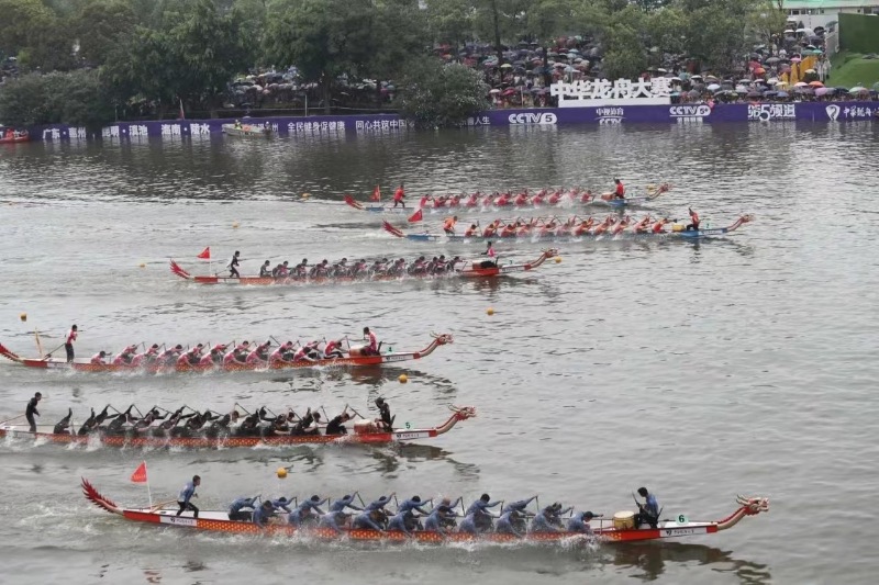 2025咸阳湖龙舟赛：41支队伍激情竞逐传统文化与现代体育完美融合(图1)