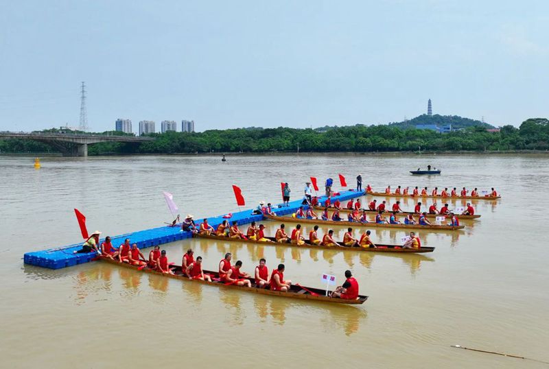 大连普兰店首届北方海域龙舟全国公开赛燃情启幕(图1)