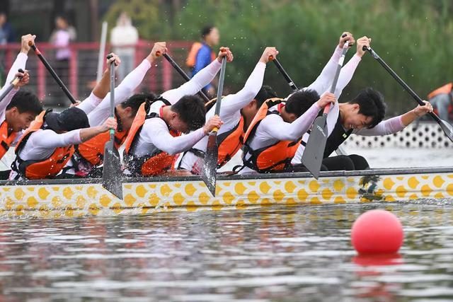 郑州市第七届龙舟锦标赛开赛在中牟成功举办(图6)