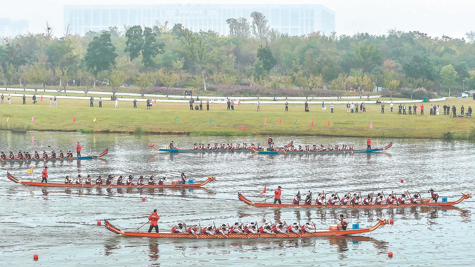 2025合肥市大学生龙舟赛在少荃湖举行(图1)