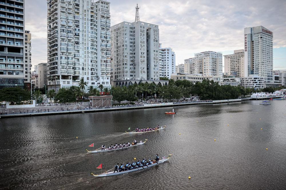 琼粤龙舟强队竞渡 2025美兰渔村龙舟赛圆满收官