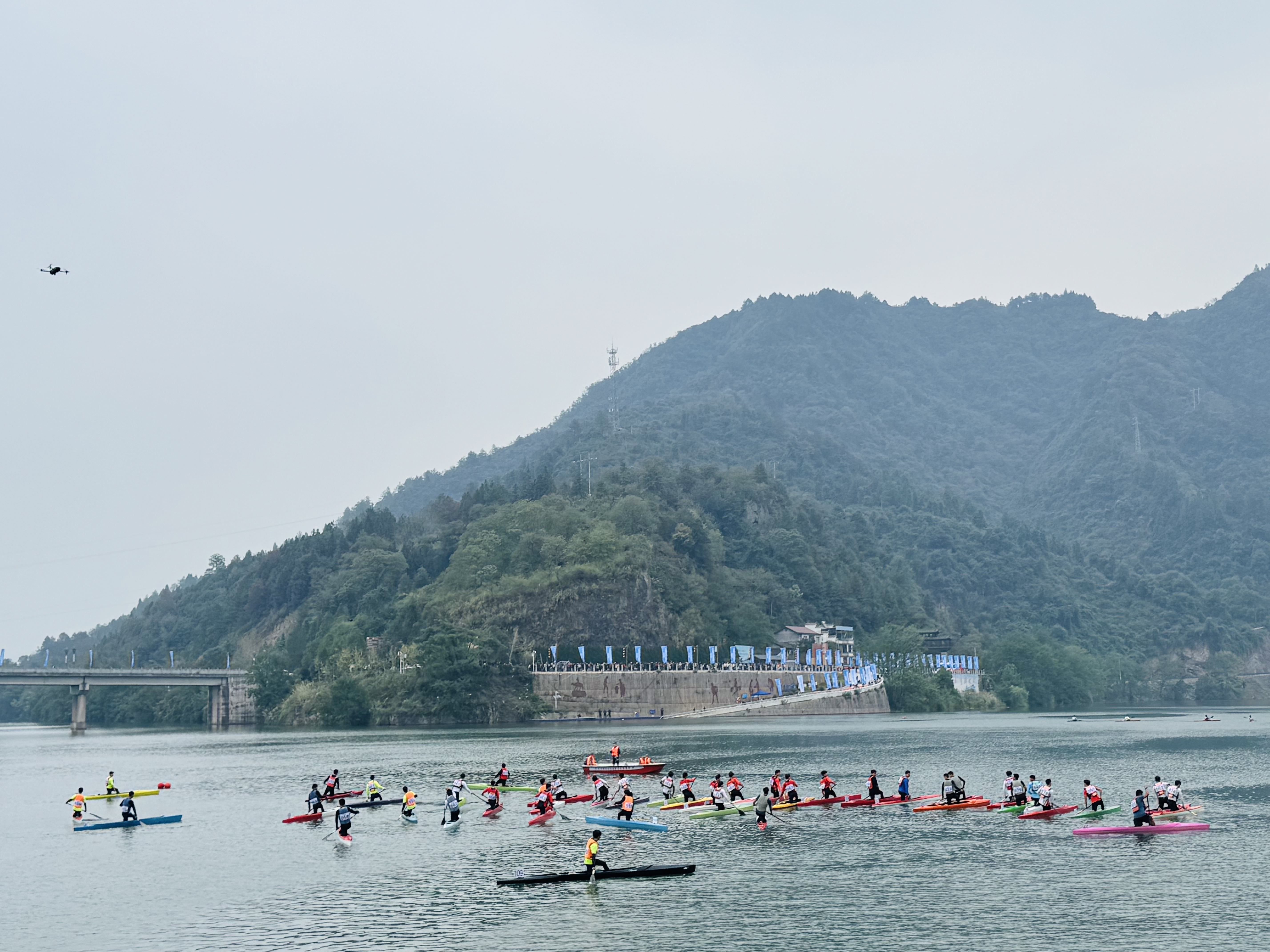 2025中国皮划艇巡回赛总决赛在沅陵开赛 山水诗城上演巅峰对决(图2)