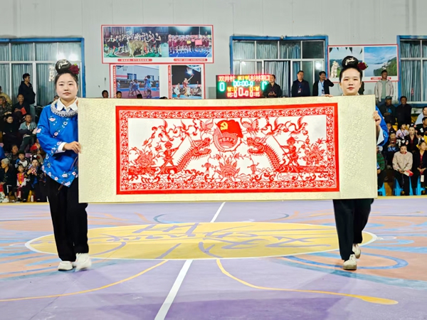 施秉：非遗薪火在跨界融合中绽放新魅力(图1)