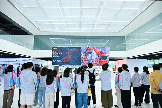 百万英才汇南粤！南京00后竟在佛山工厂玩嗨了？(图5)