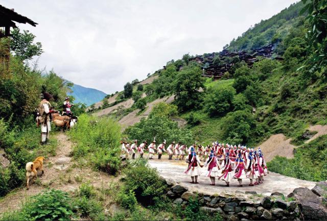 10条非遗线路解锁云南秋日限定玩法(图1)