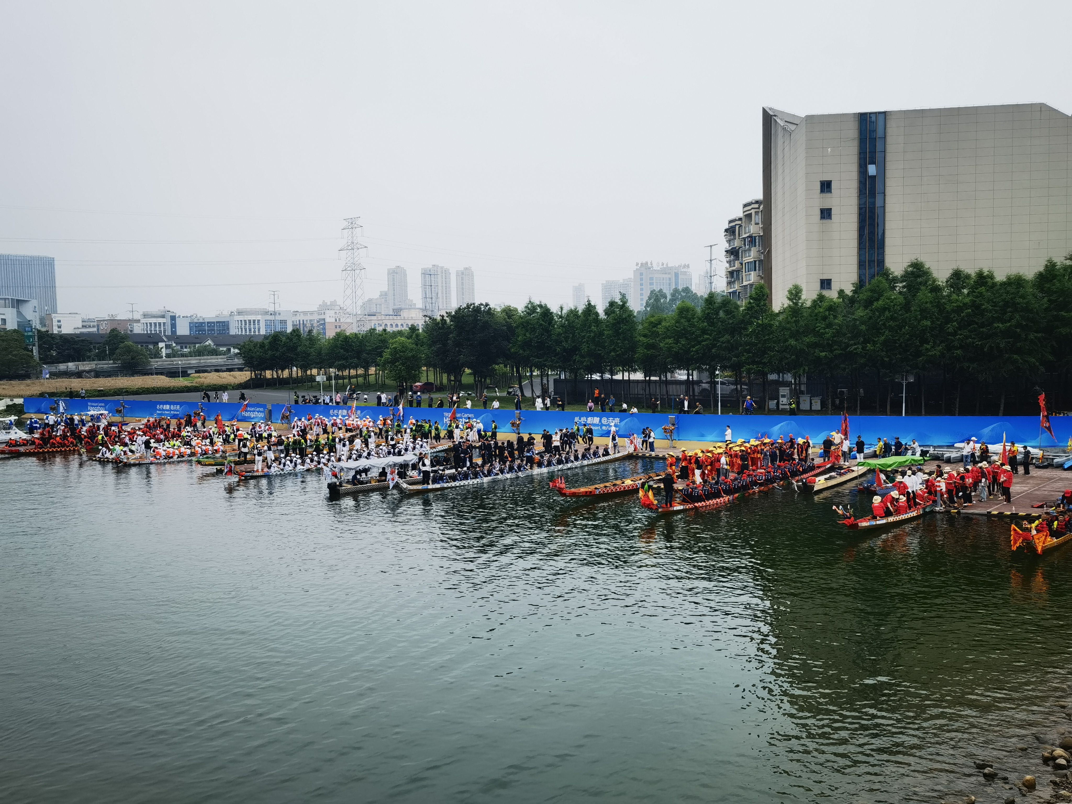 粤港澳全运会）从“龙舟之乡”到“全民踢足球” 广东多市推介“体育性格”(图1)