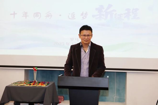 罗马湖畔赛龙舟十年磨剑铸辉煌(图4)