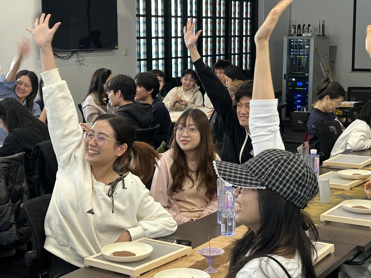 中山大学中文系举行来华留学生线香制作体验活动(图2)