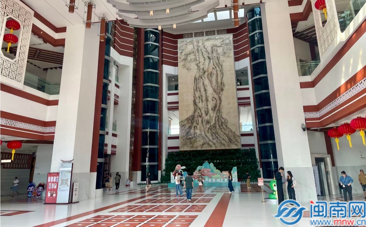 赏古画、编竹编！中国闽台缘博物馆开展端午文化体验活动(图1)