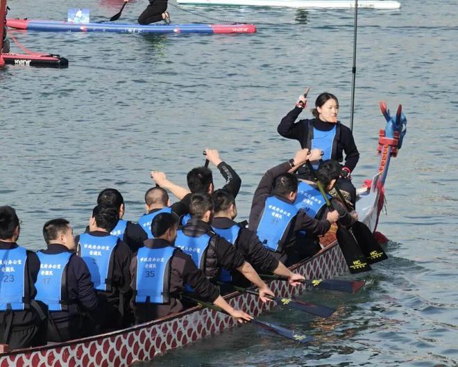 1条江！3项赛事！近千人！昨天的汉江太热闹！