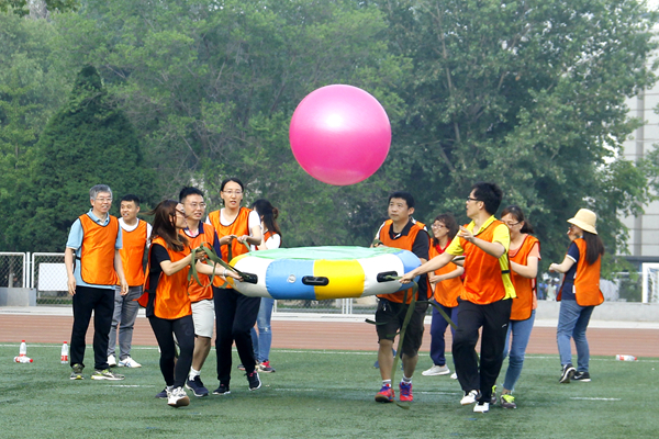 2026年瓜州县职工趣味运动会激情开赛30个单位同台竞技展现团队风采！(图1)