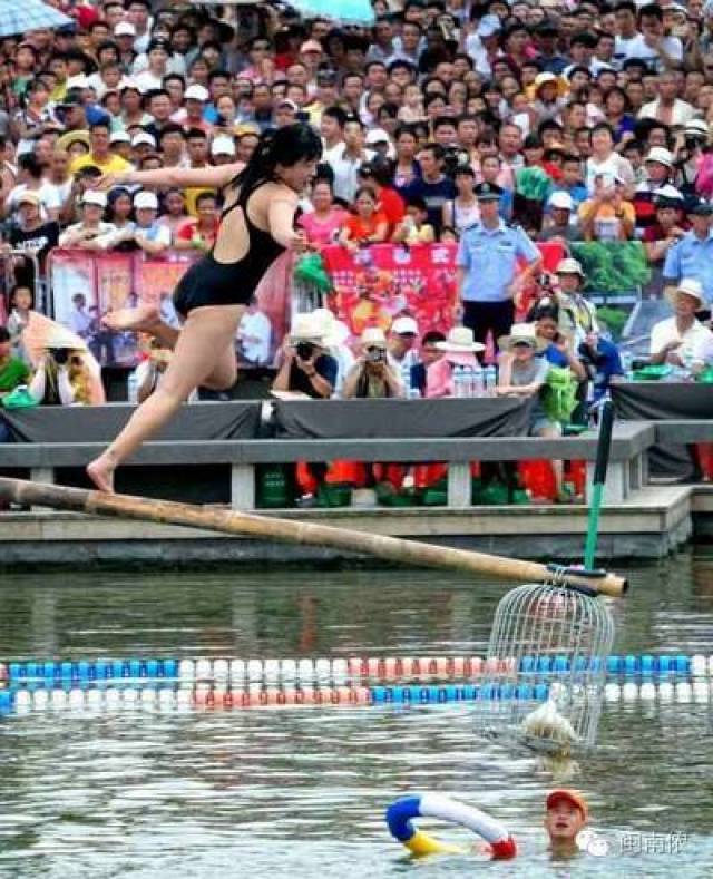 党报声音 - 华声评论(图1)