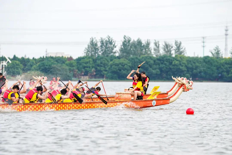 诠释运动激情 演绎冰雪魅力——2025-2026冰上龙舟超级联赛在辽宁朝阳开赛(图1)