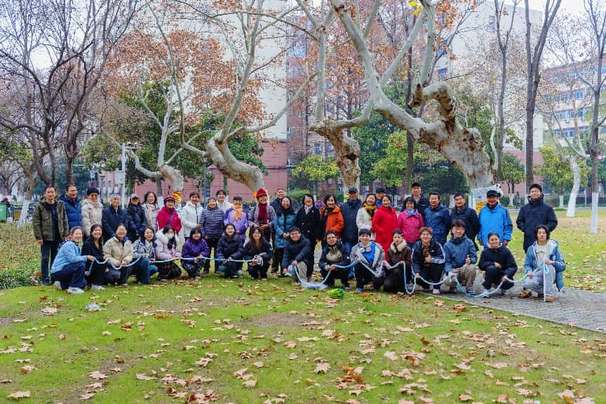 我校举办“编织温暖 树绘校园”代际共建活动(图3)