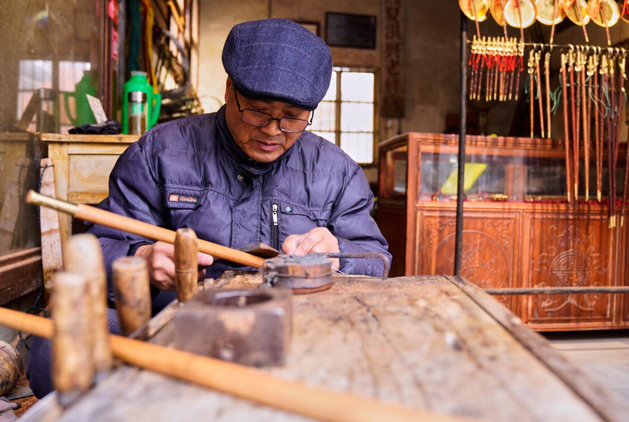 铜陵市郊区：一杆木秤 四代传承(图1)