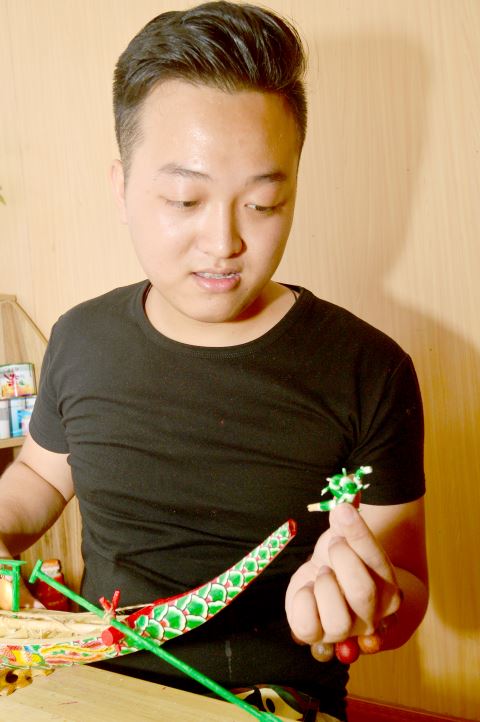 中国汨罗江国际龙舟邀请赛举行 24支龙舟队汨罗竞渡(图1)