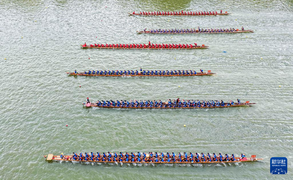 粤港澳大湾区（东莞）龙舟邀请赛举行(图1)