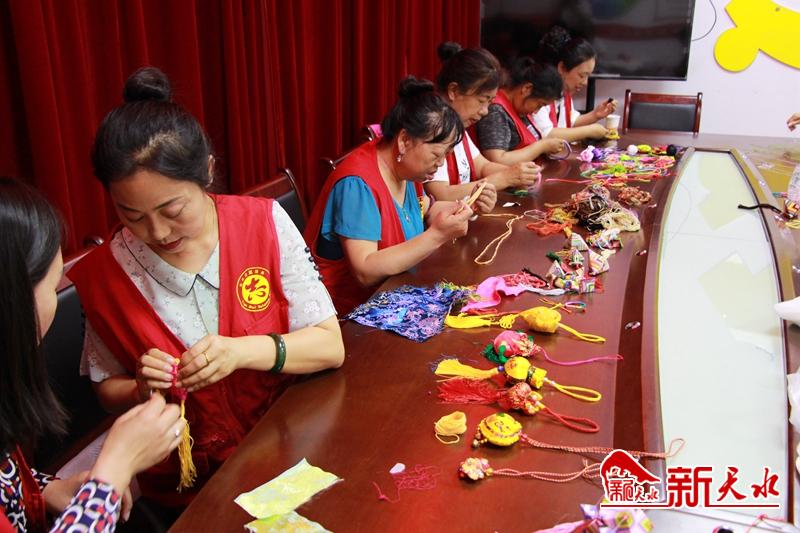 虚实相生以文学的温度包裹产业转型的“硬核”议题(图1)