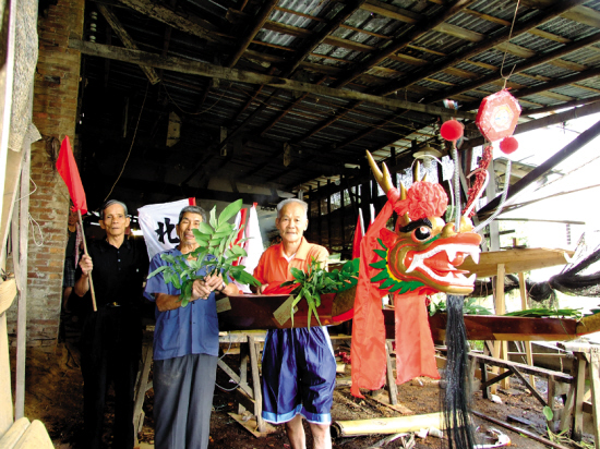 发现上海丨龙腾马跃春！罗店龙船破水时满眼尽是“沪派江南”