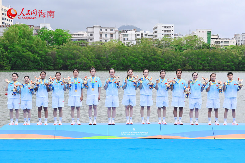 中国队首次问鼎亚沙会龙舟女子100米直道赛