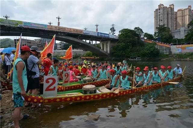 这是实力派！麻阳一龙舟队鼓手打鼓气势拉满网友：有千军万马奔腾之势(图1)