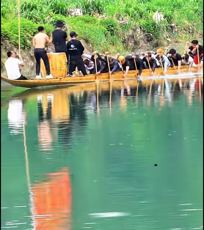 贵州松桃：多支劲旅下水 备战端午龙舟赛(图2)