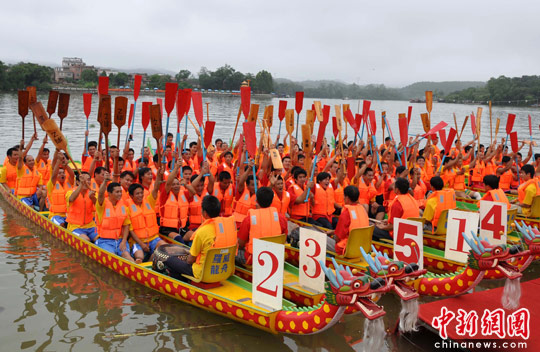 文化中国行AI赛龙舟古人到底多会“划水”？(图1)