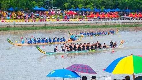 福建省长赵龙现场观摩龙舟比赛(图1)
