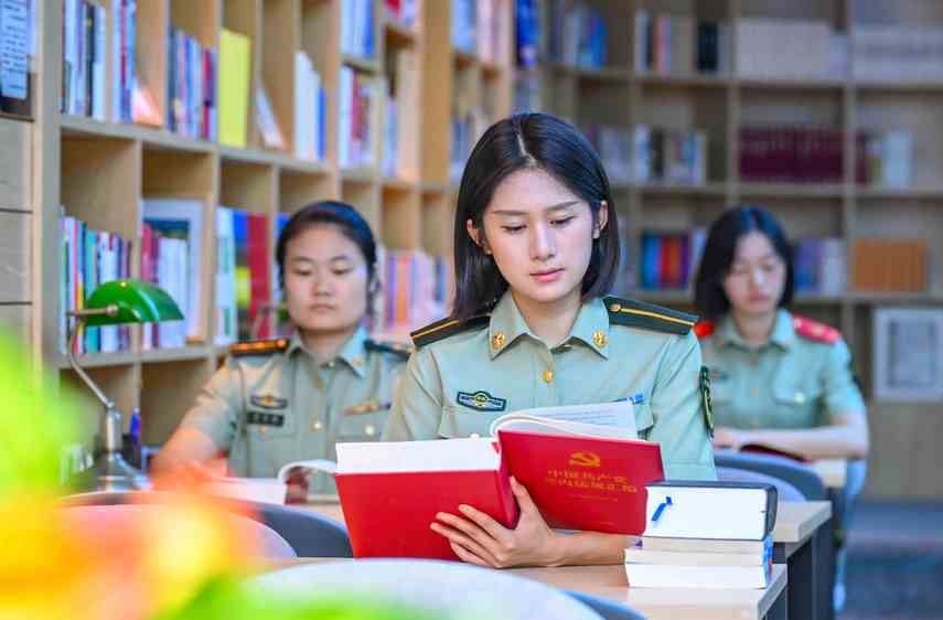 武警重庆总队执勤第一支队组织新毕业学员岗前培训(图2)