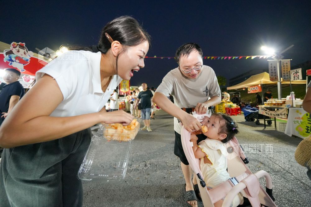 萍乡：夜市直播带货助农增收促振兴（图）(图2)
